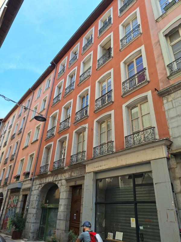 Grenoble – Centre historique Appartement 66,88 m² 2 pièces + cuisine