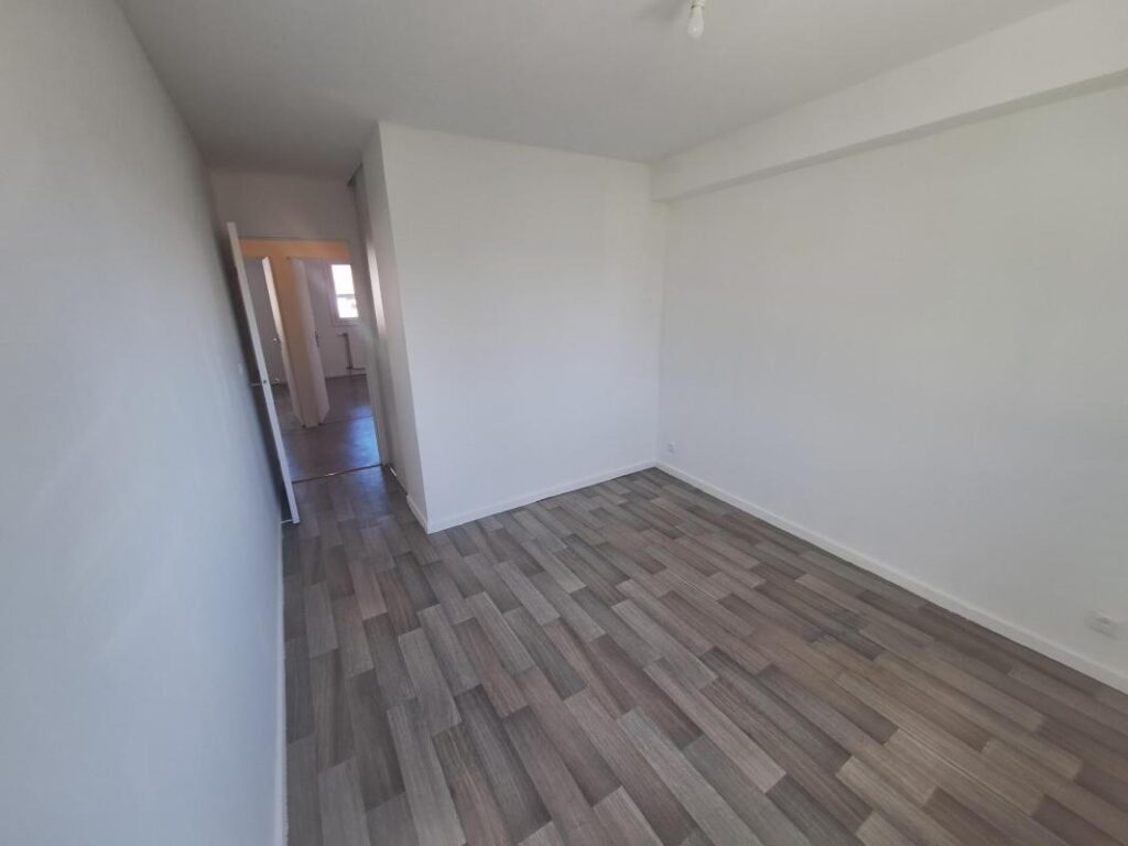 Appartement 4 pièces – Fontaine – 50 avenue Aristide Briand