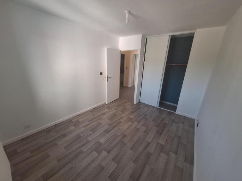 Appartement 4 pièces – Fontaine – 50 avenue Aristide Briand