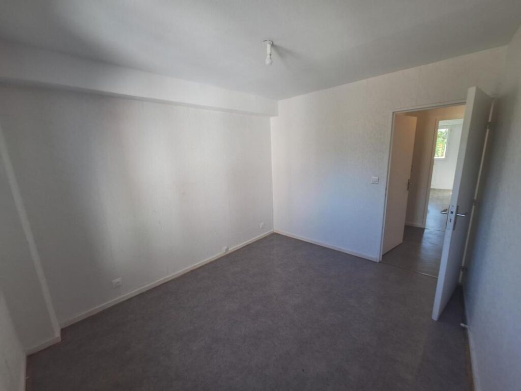 Appartement 4 pièces – Fontaine – 50 avenue Aristide Briand