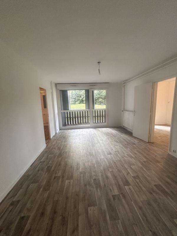 T2 – Grenoble – Rue Claude Kogan (Village Olympique)